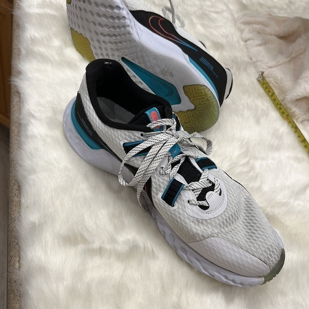 Nike renew white/black/blue/orange workout shoe size 11.5 - Picture 9 of 15